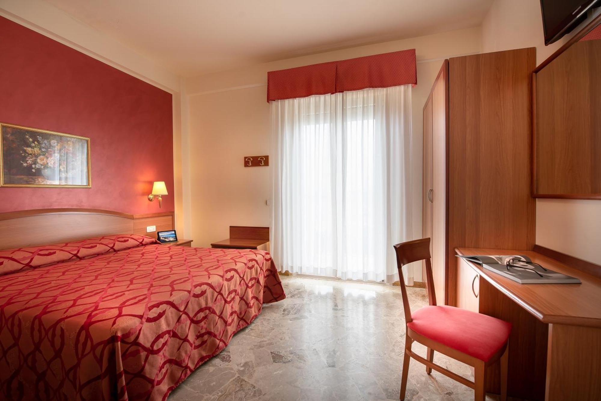 Hotel Tiffany Ρίμινι Εξωτερικό φωτογραφία