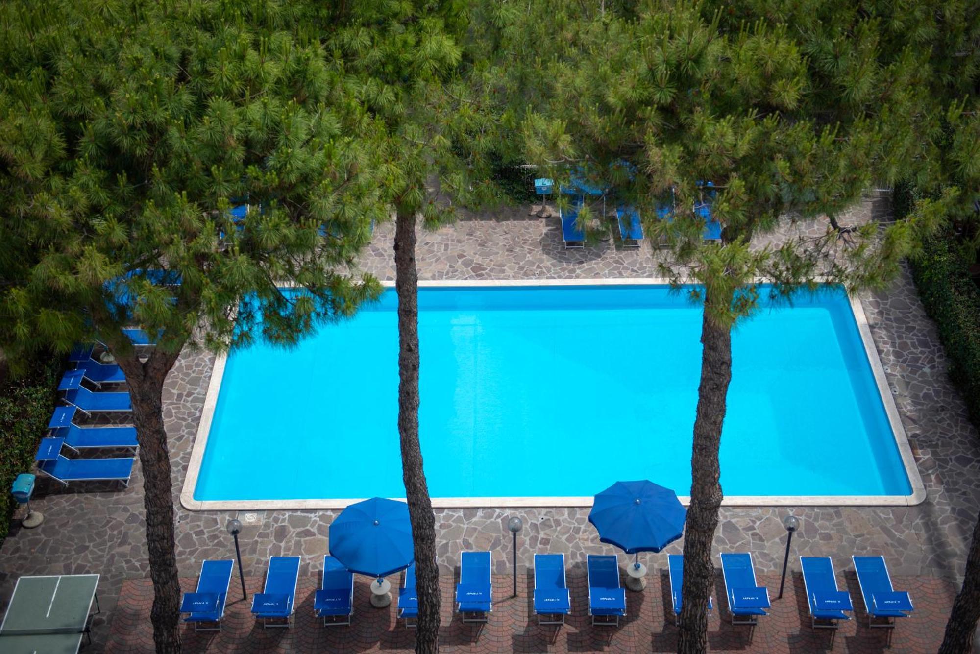 Hotel Tiffany Ρίμινι Εξωτερικό φωτογραφία