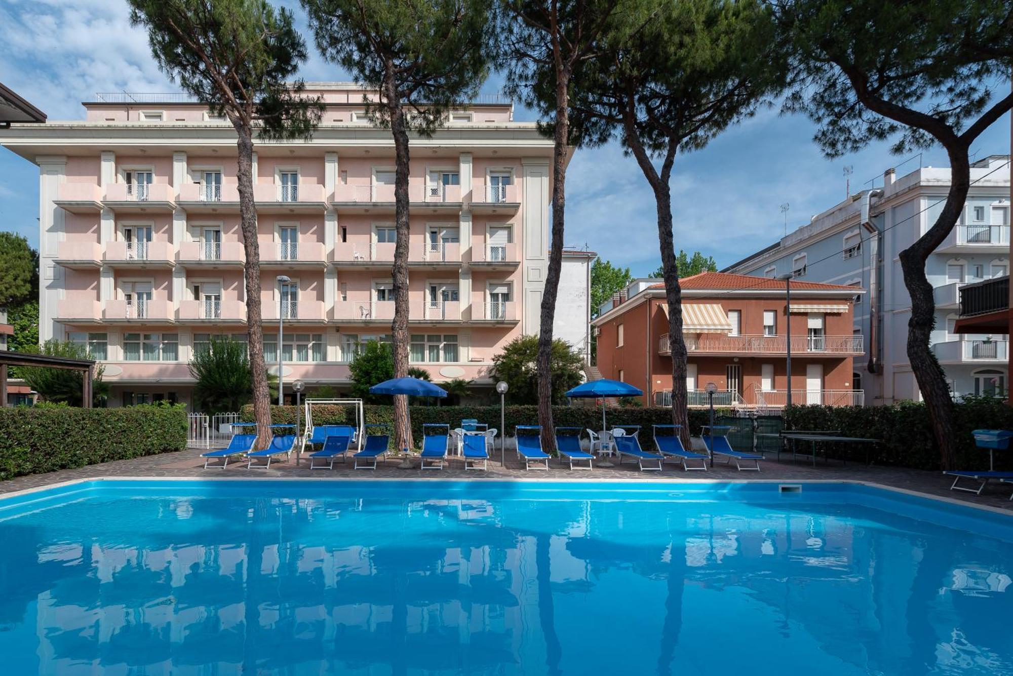 Hotel Tiffany Ρίμινι Εξωτερικό φωτογραφία