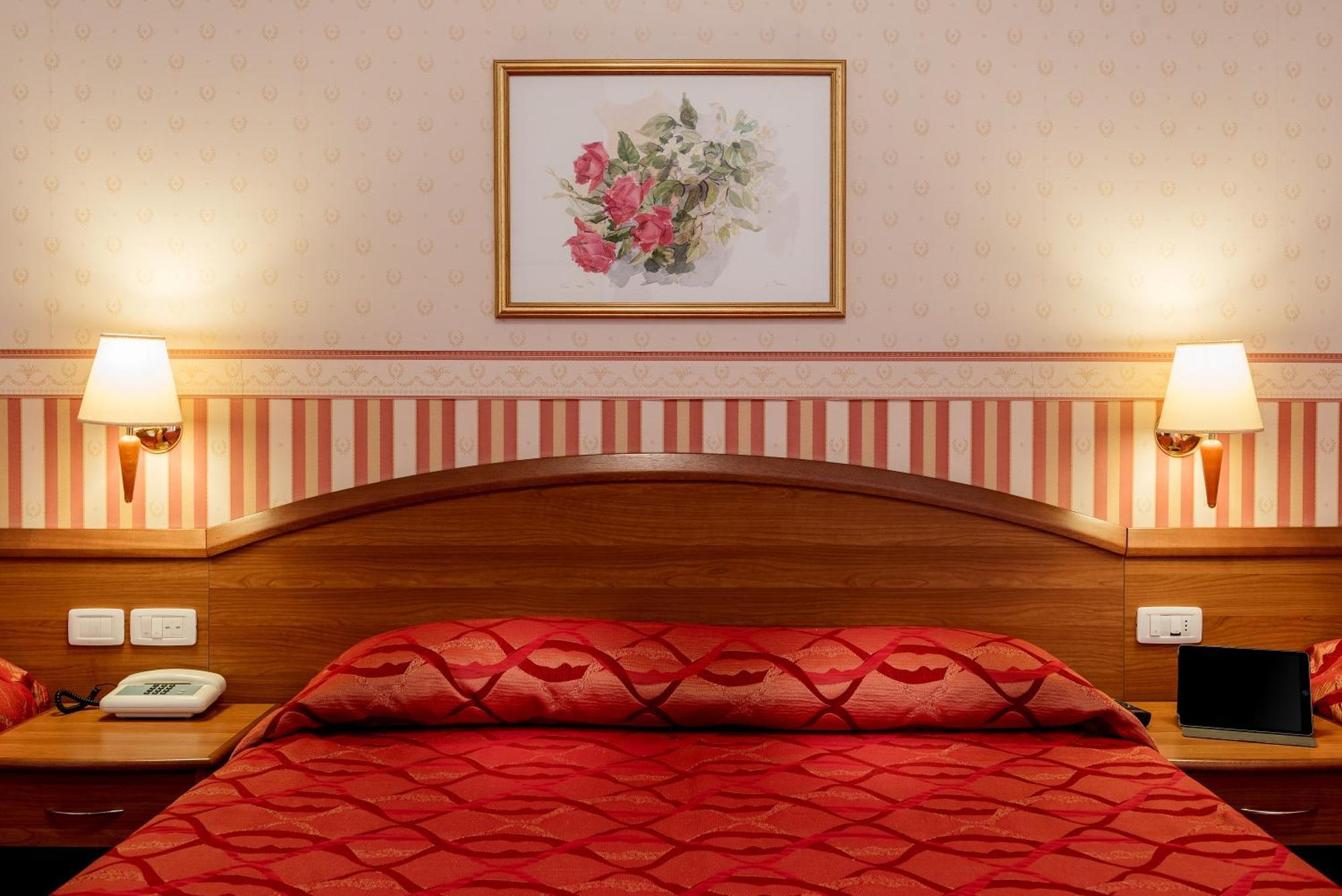 Hotel Tiffany Ρίμινι Εξωτερικό φωτογραφία