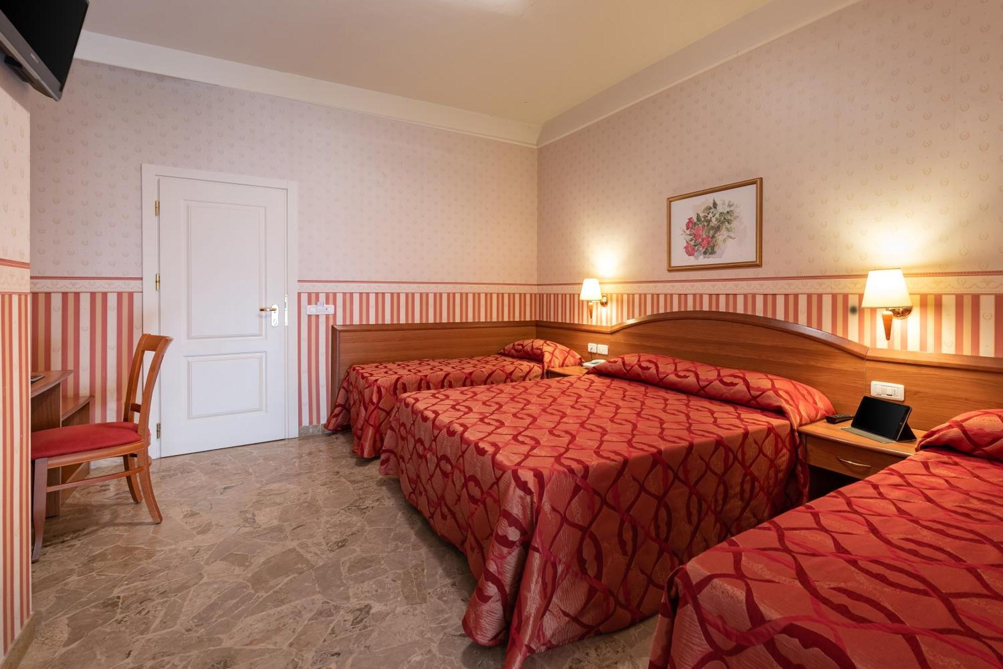 Hotel Tiffany Ρίμινι Εξωτερικό φωτογραφία