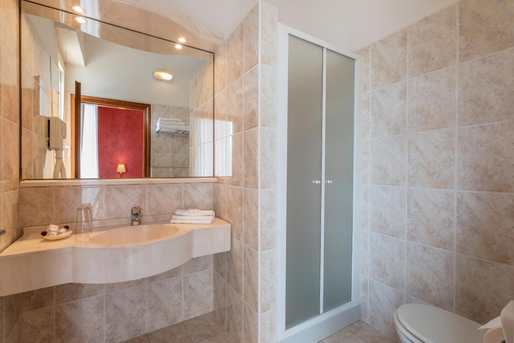 Hotel Tiffany Ρίμινι Εξωτερικό φωτογραφία