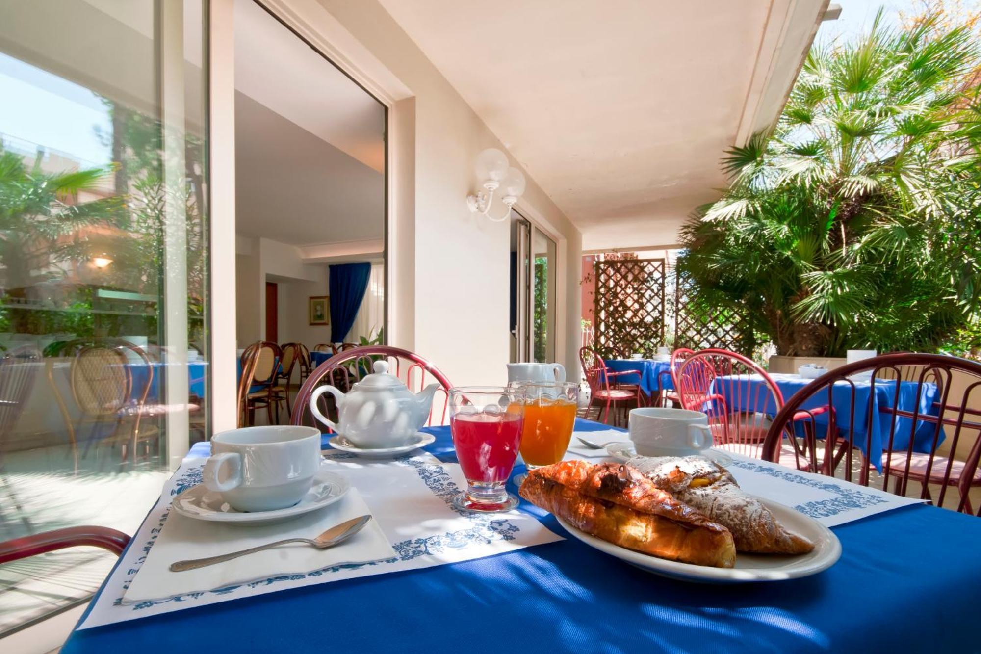 Hotel Tiffany Ρίμινι Εξωτερικό φωτογραφία