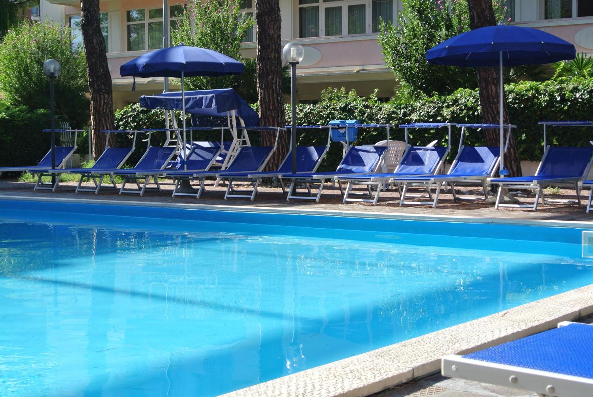 Hotel Tiffany Ρίμινι Εξωτερικό φωτογραφία