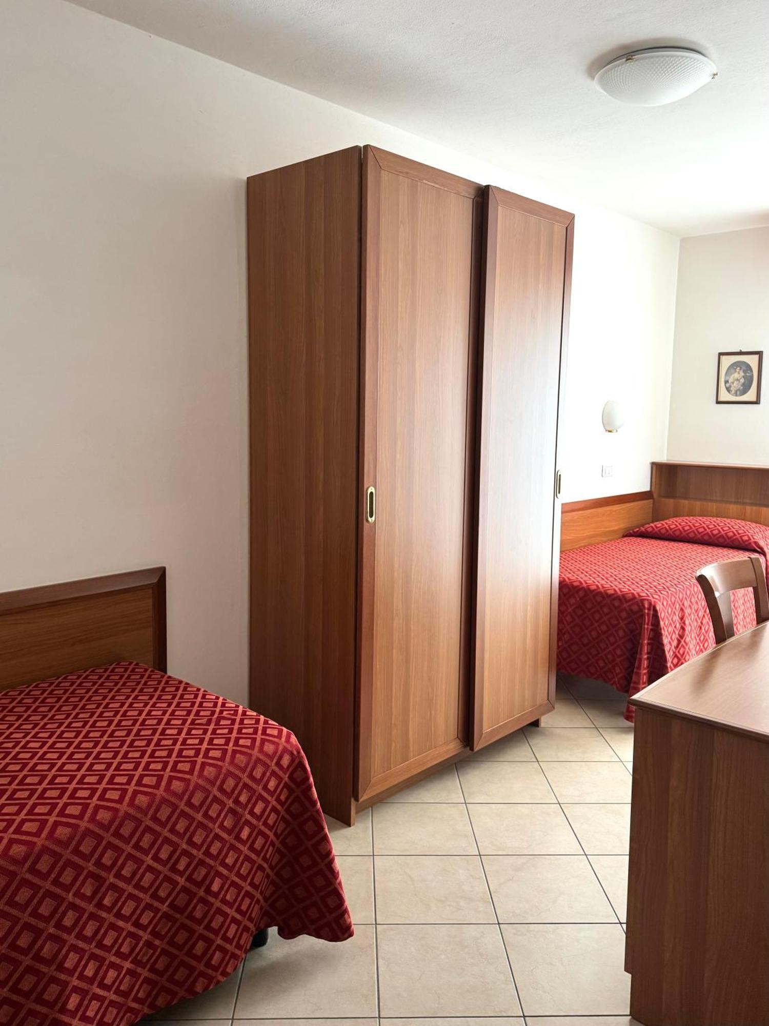 Hotel Tiffany Ρίμινι Εξωτερικό φωτογραφία