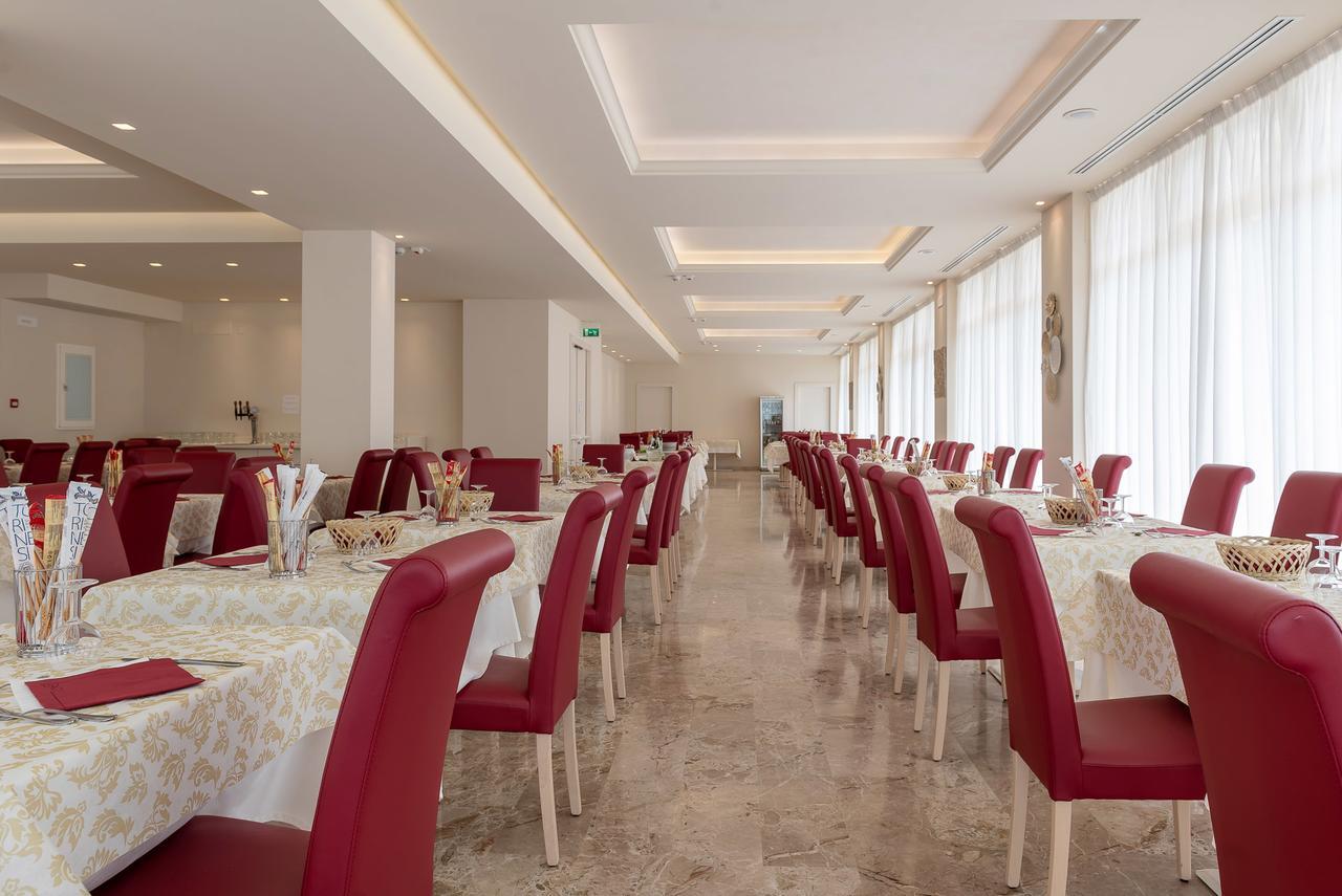 Hotel Tiffany Ρίμινι Εξωτερικό φωτογραφία