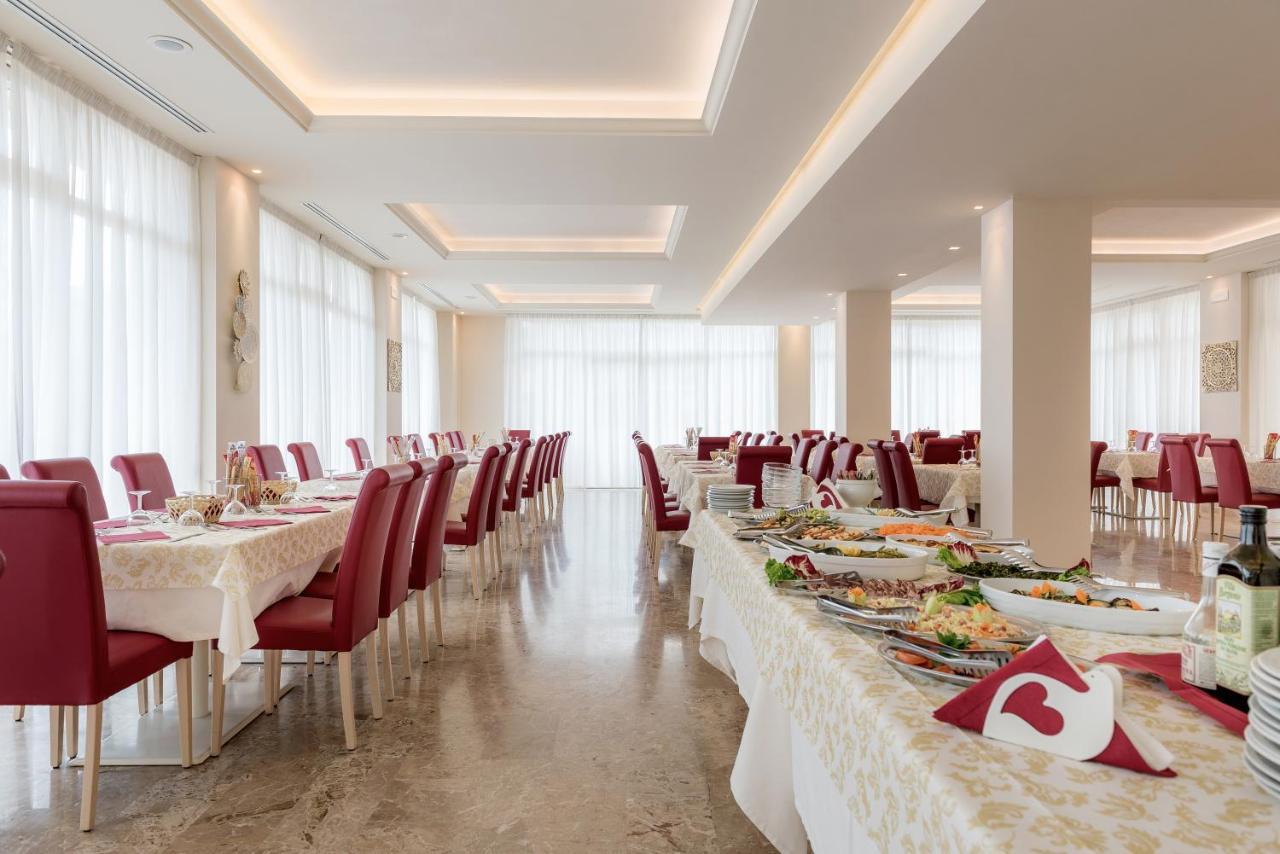 Hotel Tiffany Ρίμινι Εξωτερικό φωτογραφία